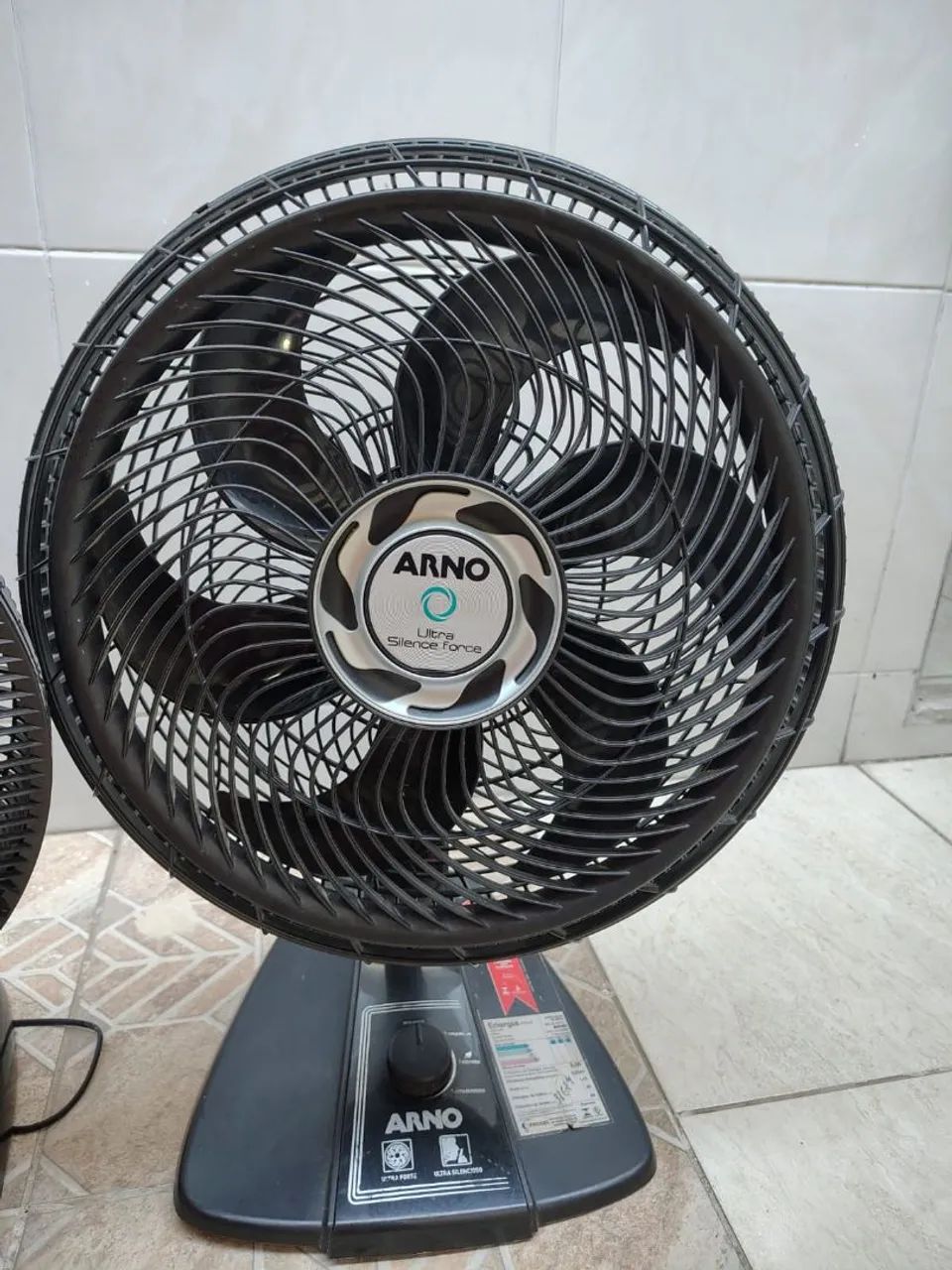 3 ventiladores com defeito ( 2 Arno e 1:Mundial)  - Foto 5