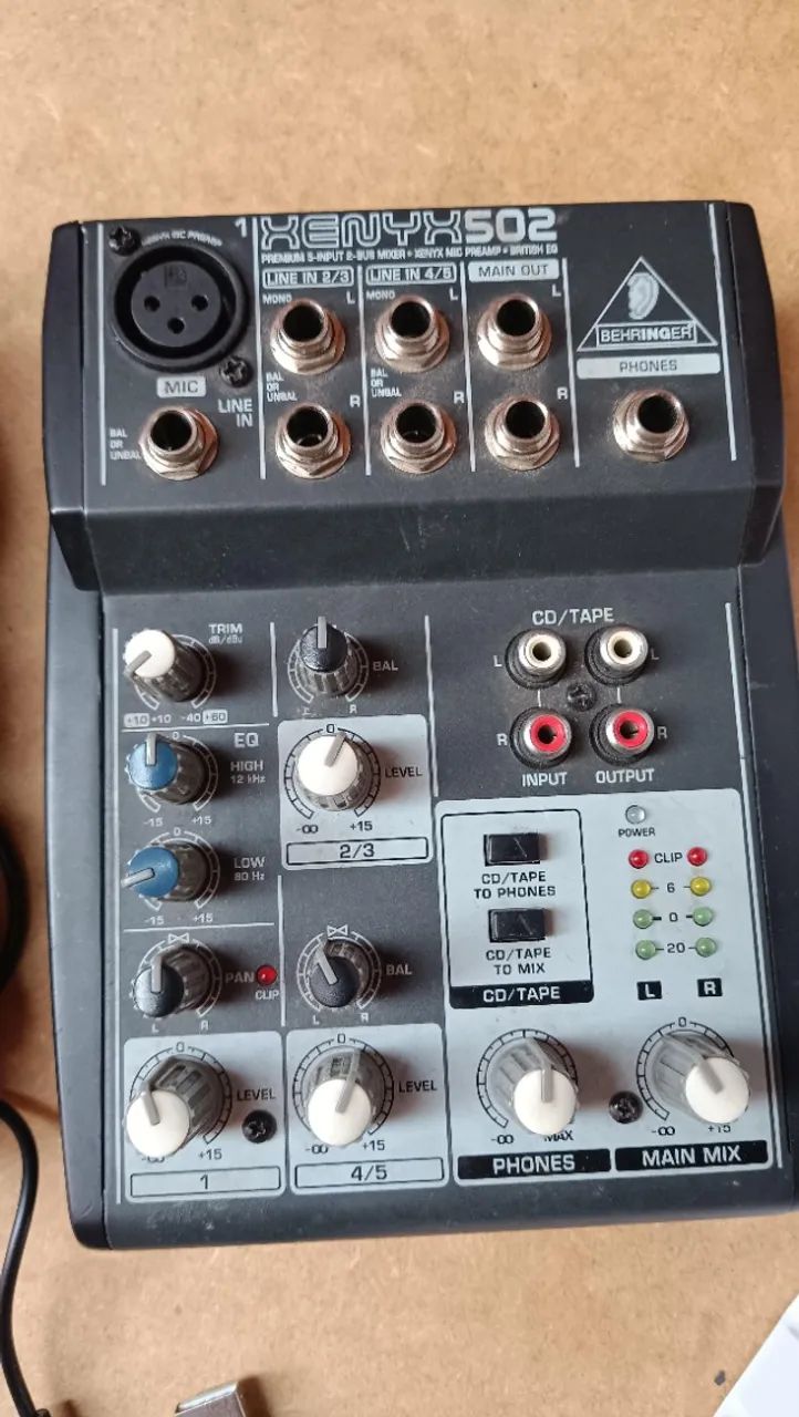 MESA DE SOM BEHRINGER XENYX 502 - COM PHANTOM POWER - Foto 3
