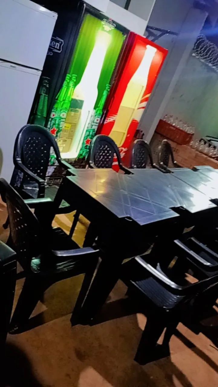 Vendo 10 jogos de mesa com 4 cadeiras cada  - Foto 2