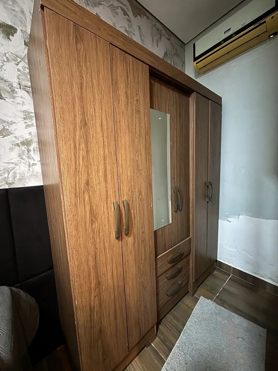 Vende- se guarda roupa 4 portas 