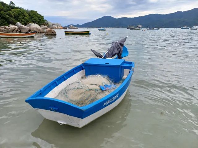 BATEIRA DE PESCA À VENDA - GOVERNADOR CELSO RAMOS/SC
