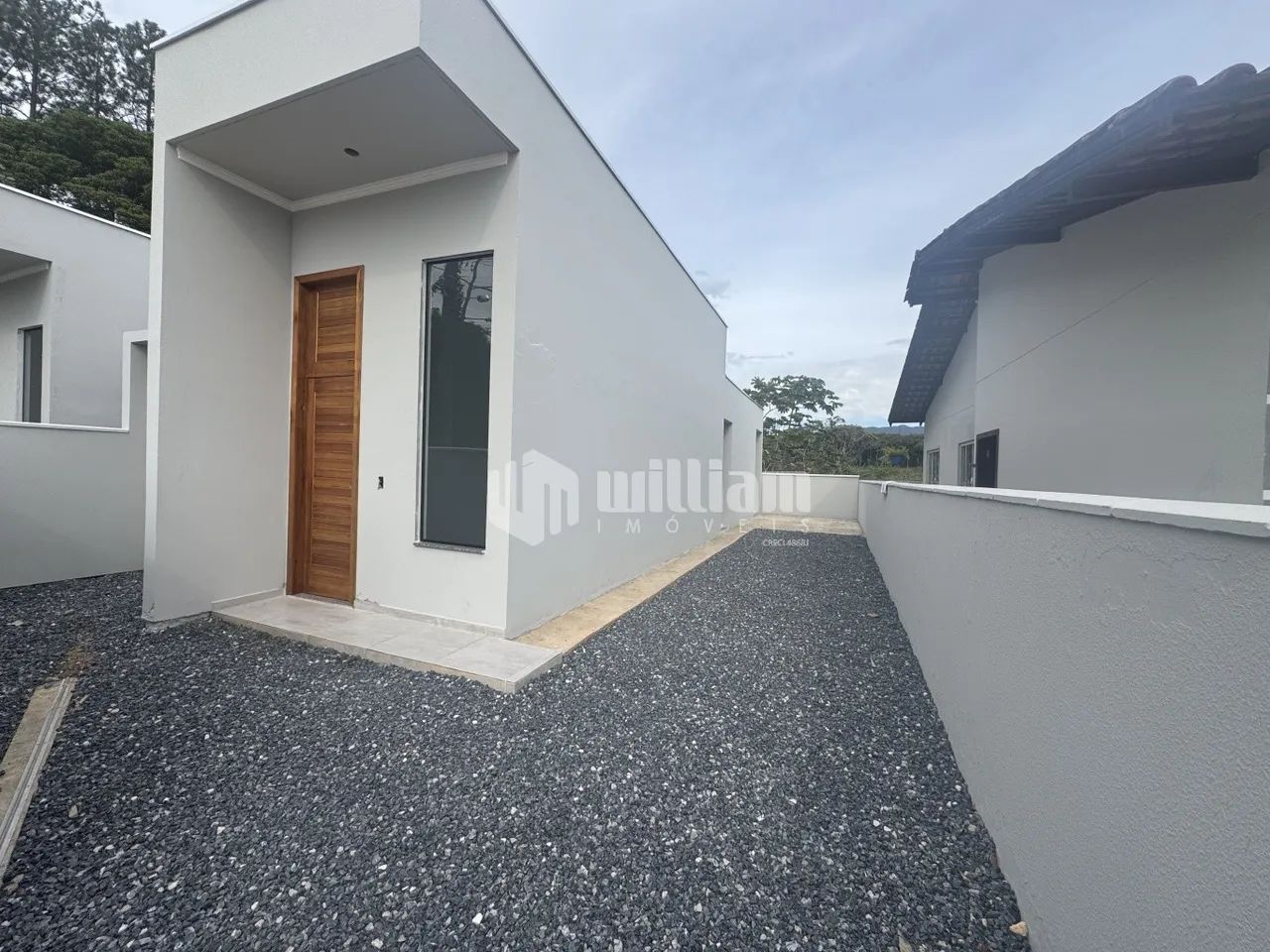 CASA UMA SUITE MAIS DOIS DORMITORIOS