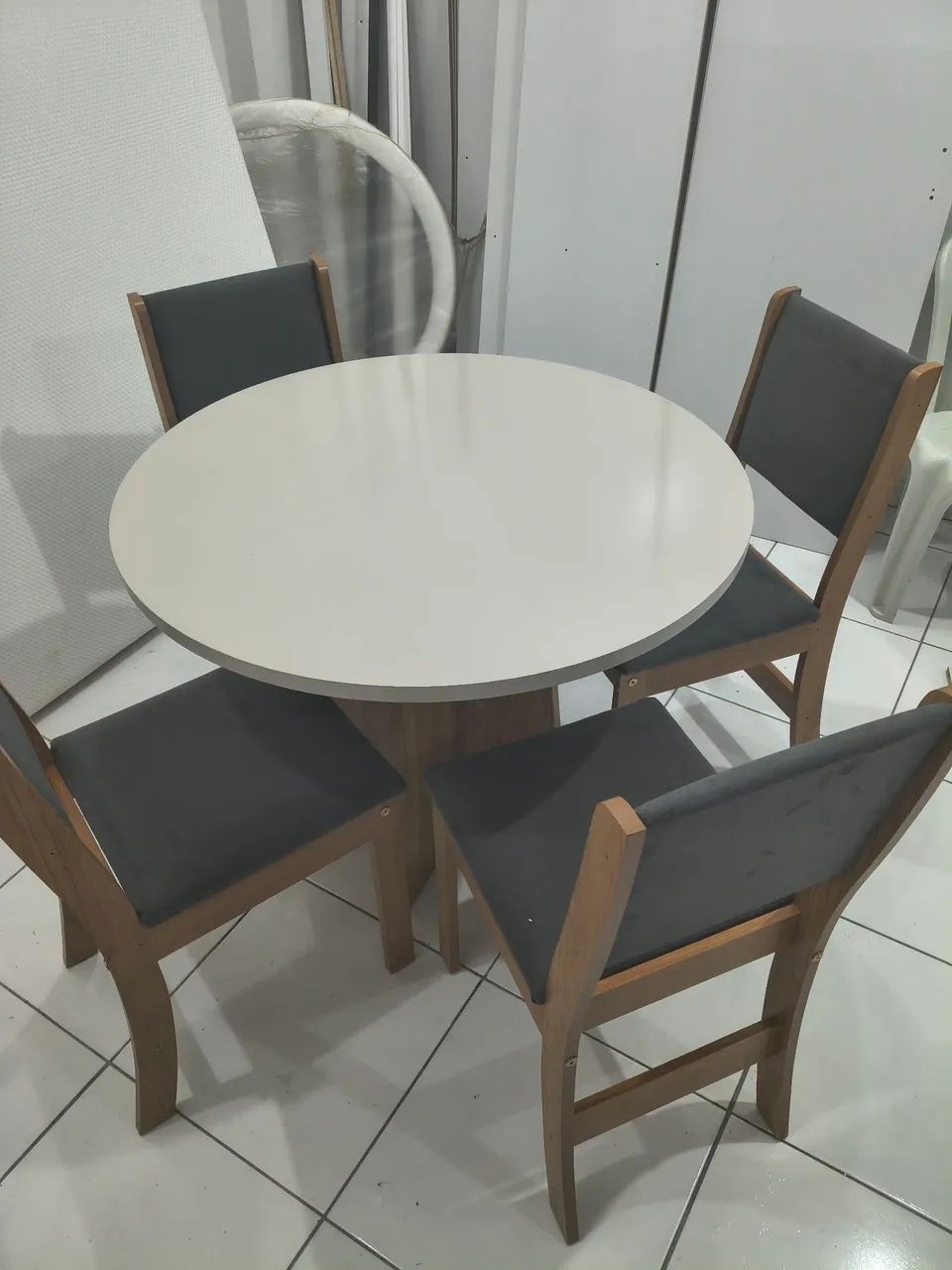 Mesa de jantar com 4 cadeira - Foto 3