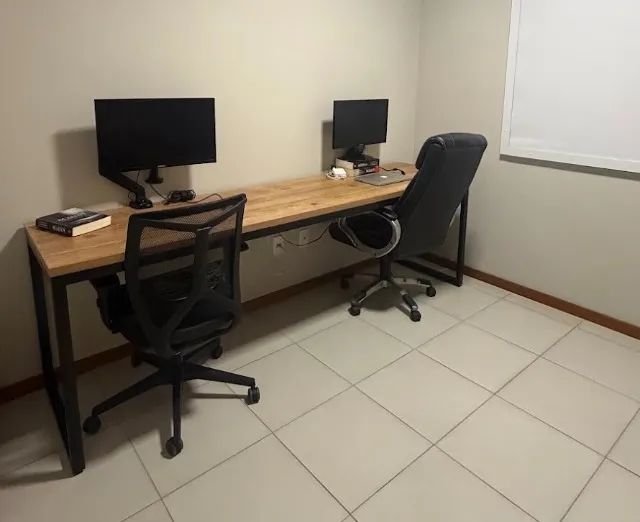 VENDE-SE MESA DE ESCRITÓRIO MODELO INDUSTRIAL 