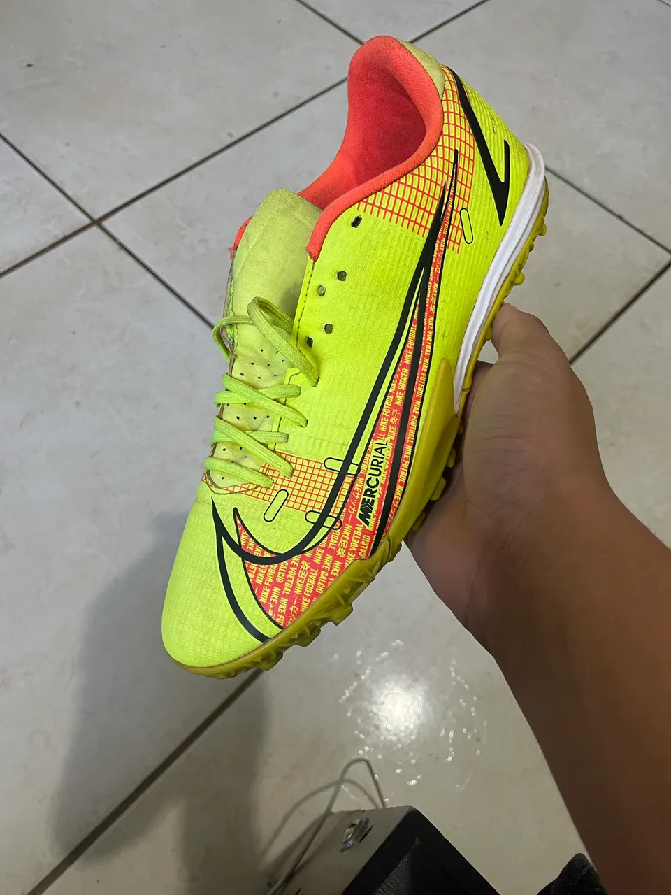Vende-se chuteira society Mizuno Regent semi nova tamanho 38