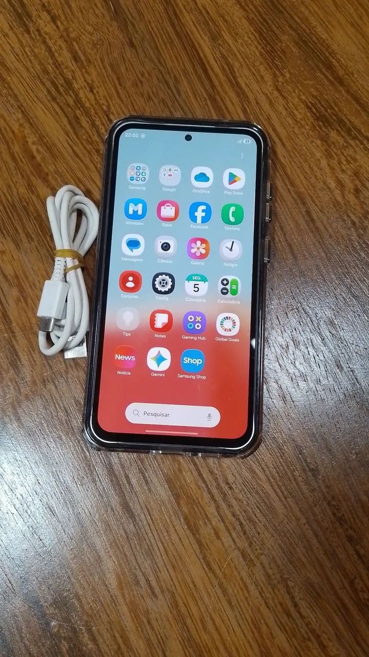 Vendo esse S23 fé 128GB 8 de RAM 5G sem marca de uso 