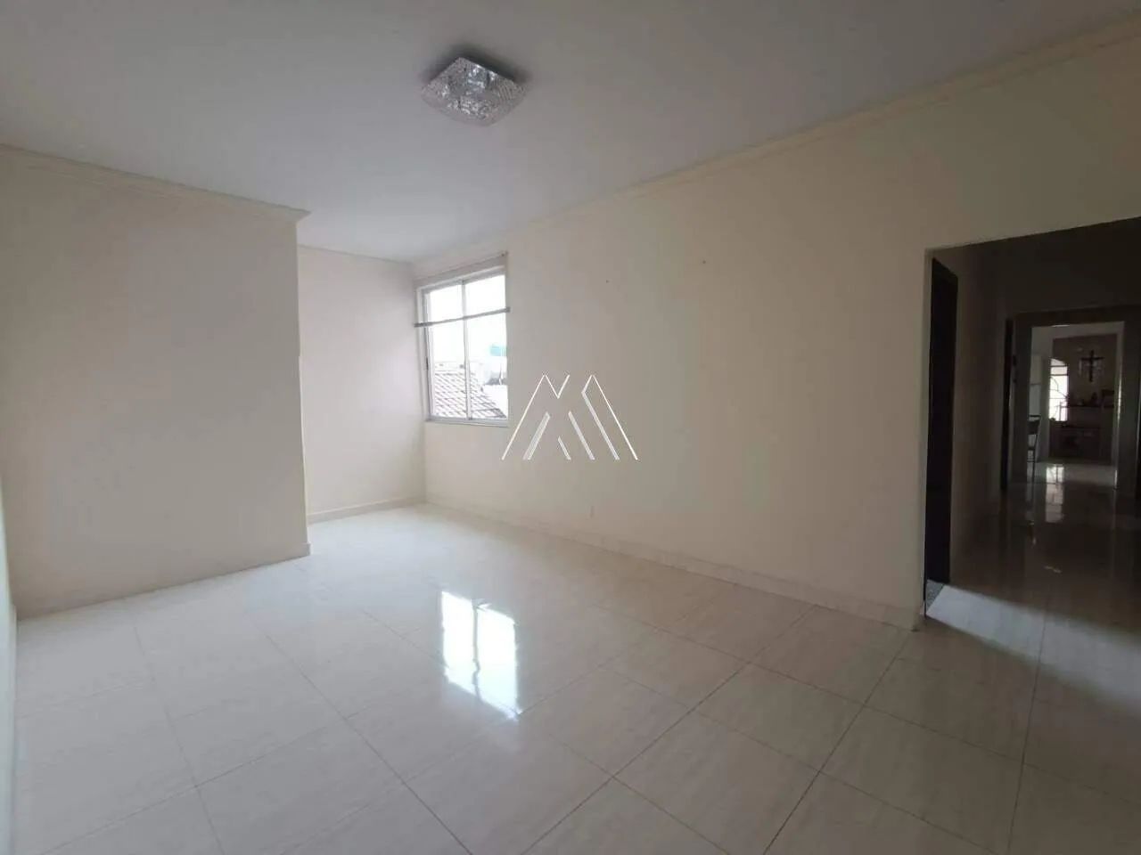 Vendo casa em Itaúna com kitnet para locação com ótima localização! - Foto 5