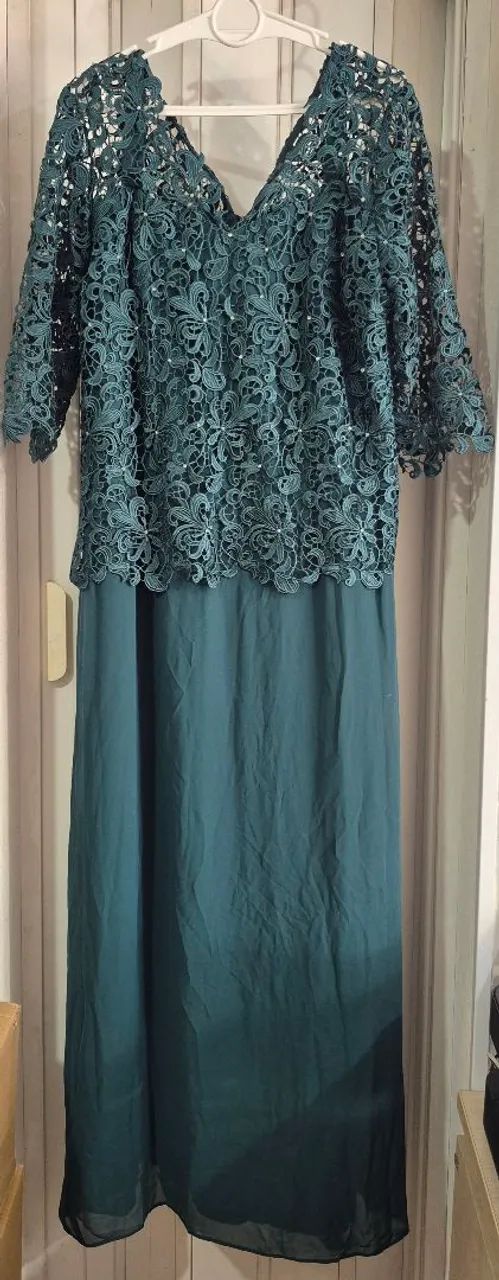 Vestido Longo Verde Escuro Plus Size Bordado - Foto 2