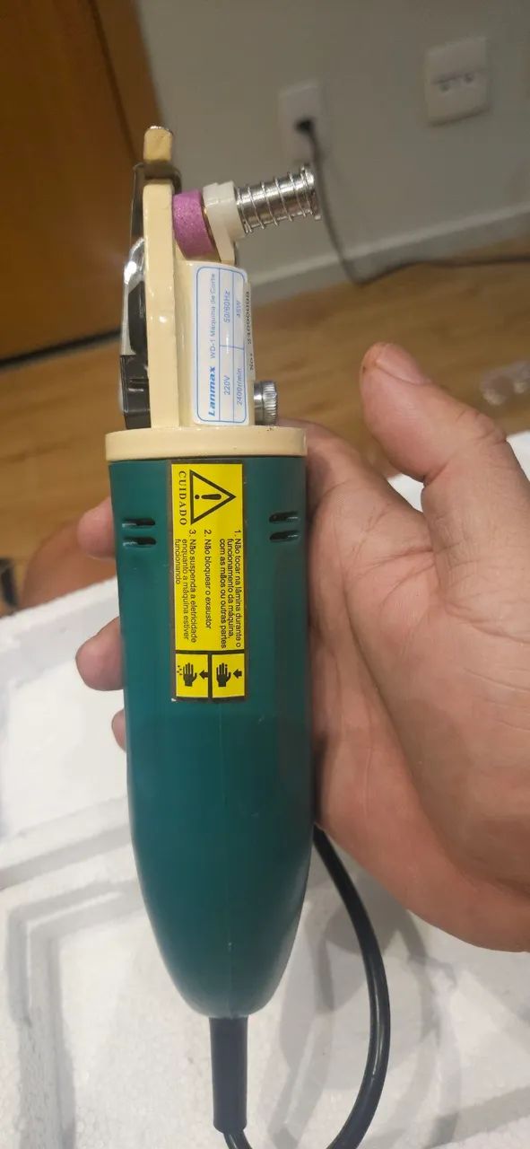 Máquina de cortar tecido  - Foto 2