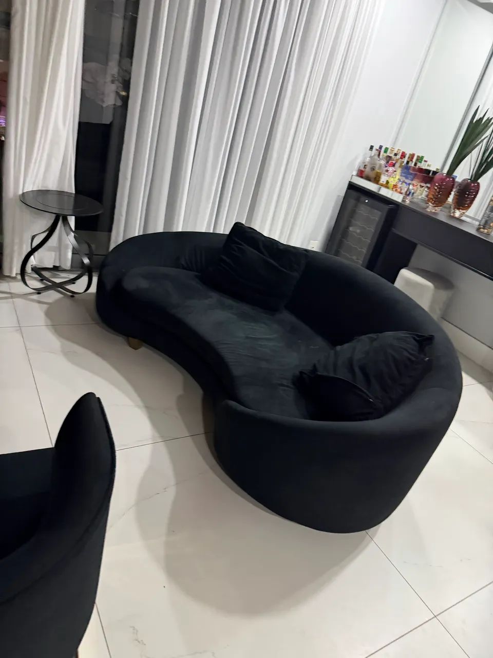 Vende se sofá 2.20 largura veludo preto 