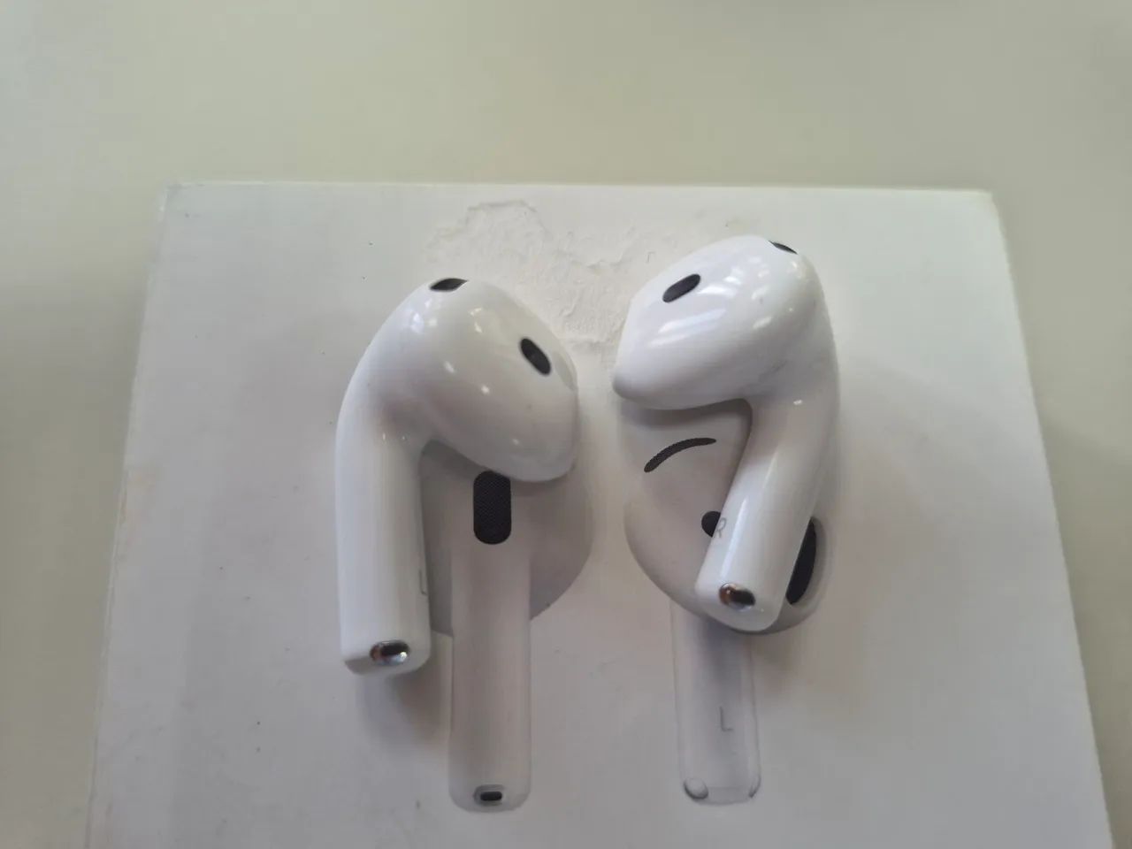 AirPods 4 Apple (8 meses de garantia pela Apple) - Fones de Ouvido