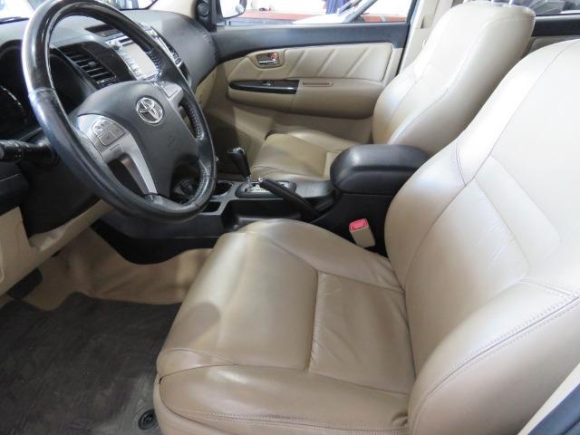 Toyota Hilux SW4 3.0 TDI 4x4 SRV 7L 2015 - Foto 8