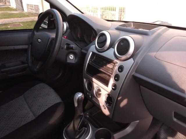 Fiesta Class Hatch 1.6 2011 - Foto 8