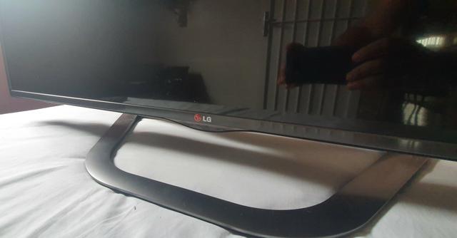 Smart TV LG 47 polegadas 3d com 4 óculos - Foto 4