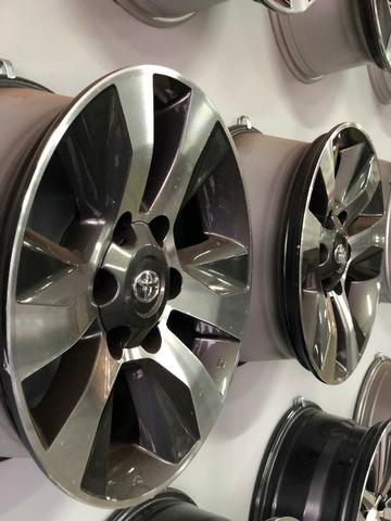 Rodas Aro 17 Toyota Hilux Original SRV Graphite Diamond - Foto 14