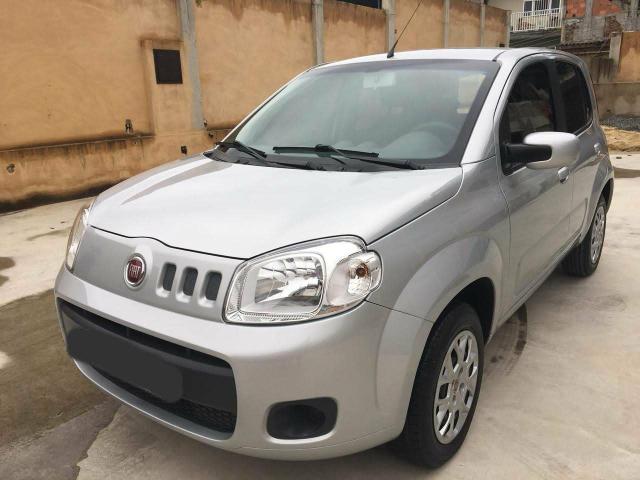 Fiat Uno Vivace 2016 1.0 5P troco por Fiat Strada