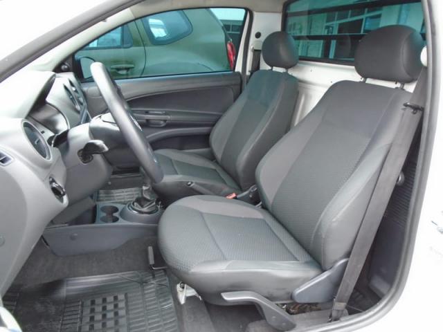 VOLKSWAGEN Saveiro Robust 1.6 Total Flex 8V - Foto 12