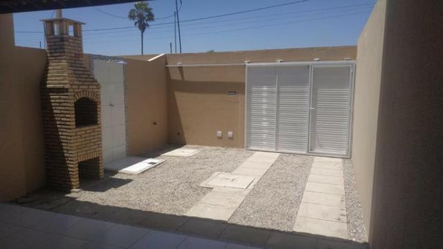 Casa com 2 quartos, 2 banheiros, varanda, sala de estar. - Foto 3