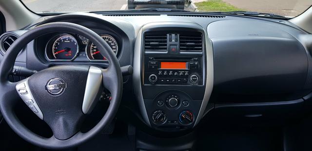 NISSAN VERSA Branco Diamante - Foto 5