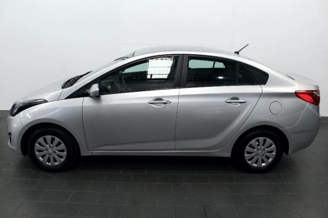 Hyundai HB20S 1.6 Comfort Plus 4P - Foto 2