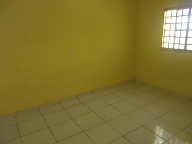 Vendo casa 3 quartos Ao lado do Atacadão Go 060 saída P/ Trindade / Shopping America - Foto 8