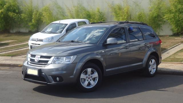 FIAT FREEMONT 2012/2012 2.4 PRECISION 16V GASOLINA 4P AUTOMÁTICO