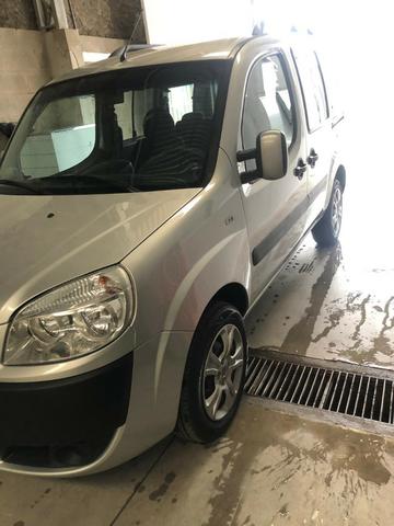 Vendo ou Troco Doblo Eseence 1.8 7 lugares 2017 - Foto 10