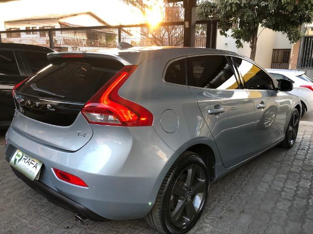 Volvo V40 T-4 2.0 Turbo Momentum 2016 - Foto 3