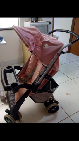 Carrinho e bebê conforto