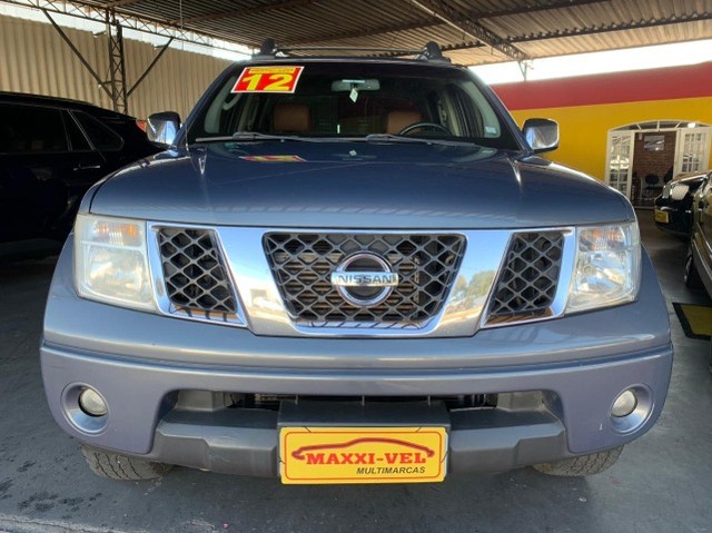 NISSAN FRONTIER 2.5 LE CAB. DUPLA 4X4 AUT. 4P