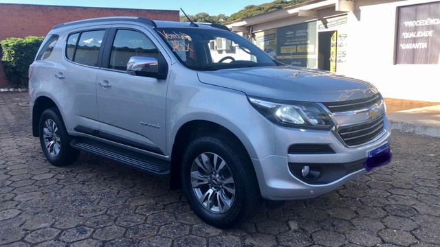 SUV TRAILBLAZER LTZ 7 LUGARES DIESEL AUTOMÁTICO 4X4 TODAS REVISÕES NA GM CHEVROLET 2019