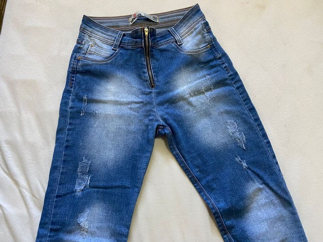 calça jeans - tamanho 40 - semi nova - Foto 2