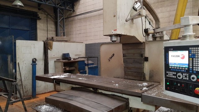 Fresadora CNC Travis M8 ano 2008 - Foto 3