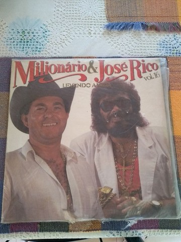 2 LPs Vinil Milionário e José Rico - Foto 2