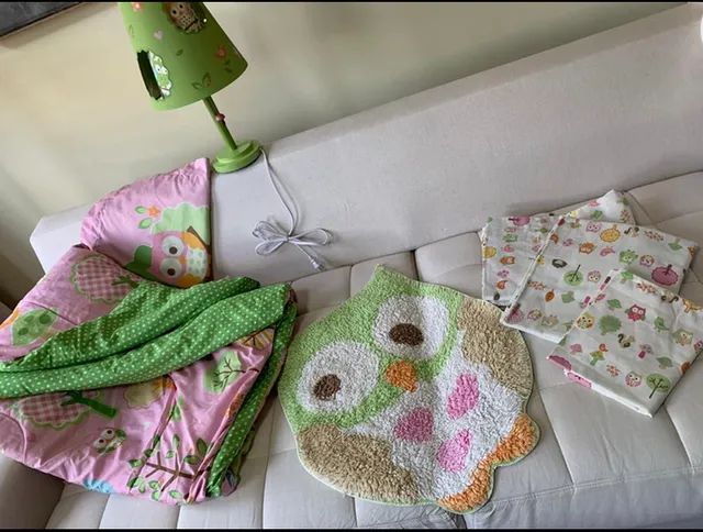 Kit 7 peças decoração solteiro com  edredom , lençol , abajur 