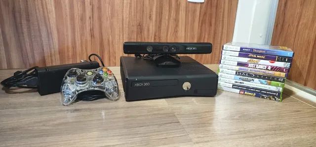 Microsoft Xbox 360 Super Slim 4gb 2 Controles + 3 Jogos Standard