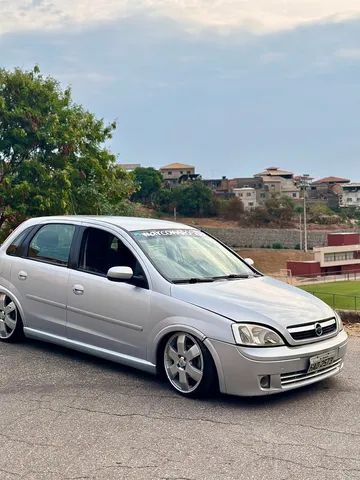 Corsa Hatch rebaixado com rodas Volcano V200 aro 17