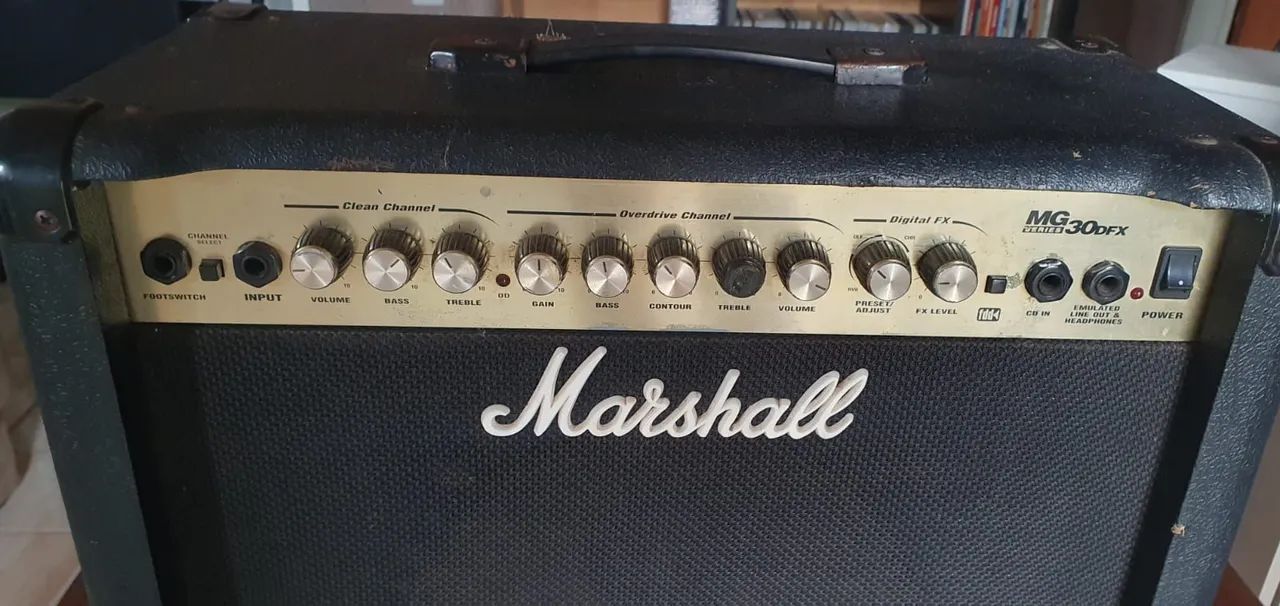 Amplificador Marshall MG30DFX