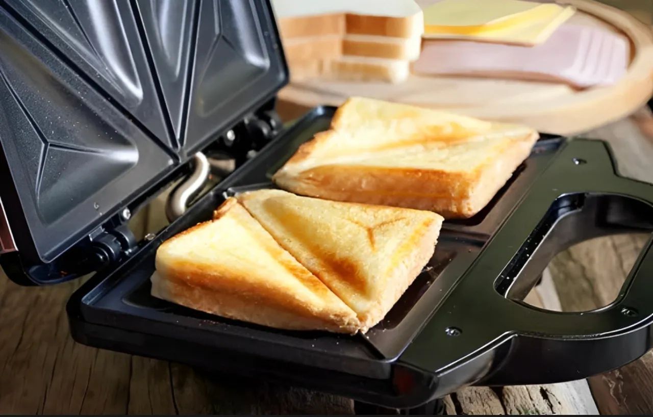 Sanduicheira Elétrica E Grill Antiaderente - Kaza+ Cor Preta 220v - Foto 5