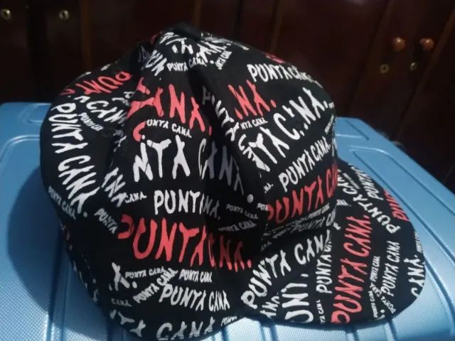 Vendo belíssimo Boné importado do caribe - Foto 2