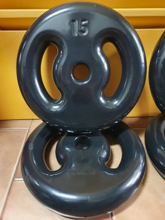 Anilha 15 Kg Emborrachada Preto Furo 31 mm = Sem uso (Nova) - Valor de cada unidade - Foto 3
