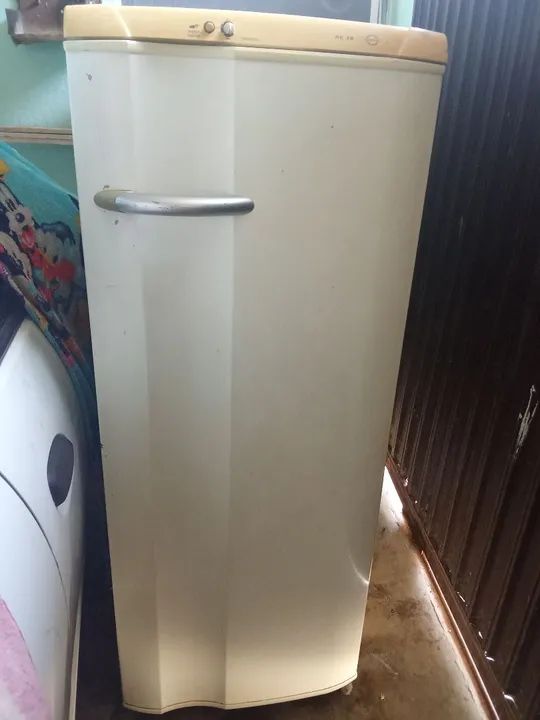 Geladeira 600