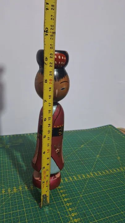 Gueixa de madeira pintada à mão - Foto 5