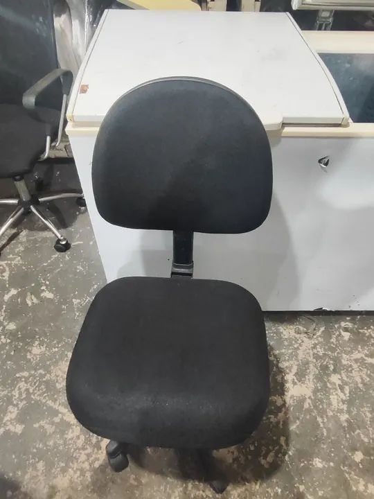 Cadeira de Escritório Giratória com Rodinhas - Foto 4