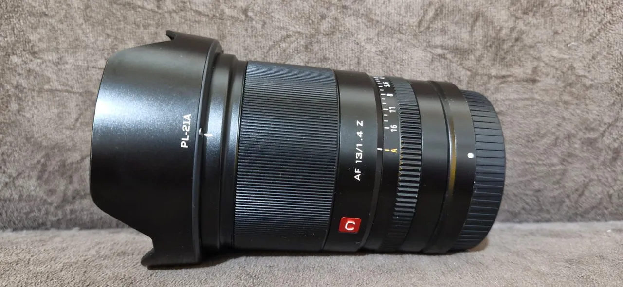 Lente 13mm f/1.4 Z para Nikon (R$1700 no pix)