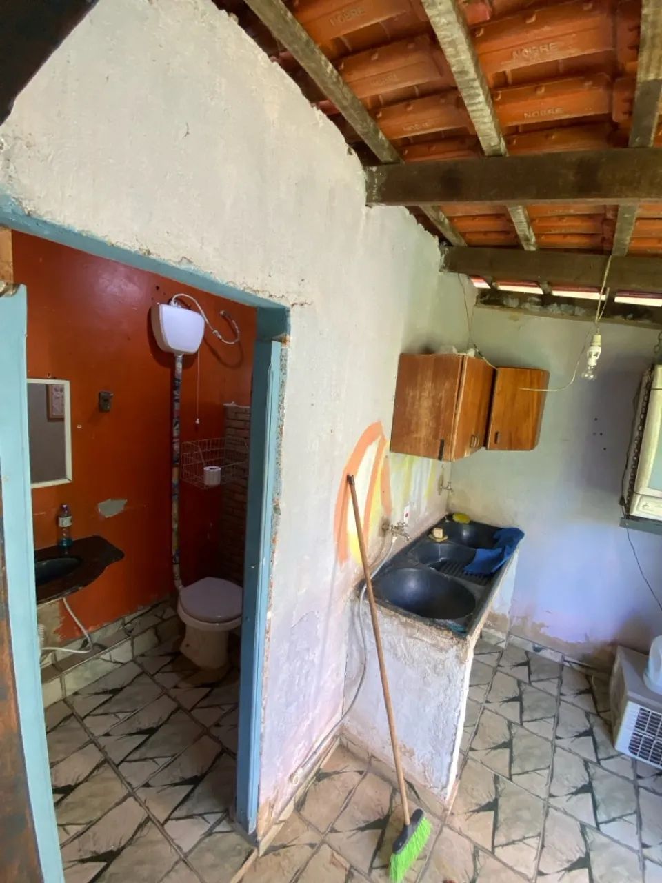 Casa em Olhos D?Água próxima à Praça Santo Antônio  - Foto 5