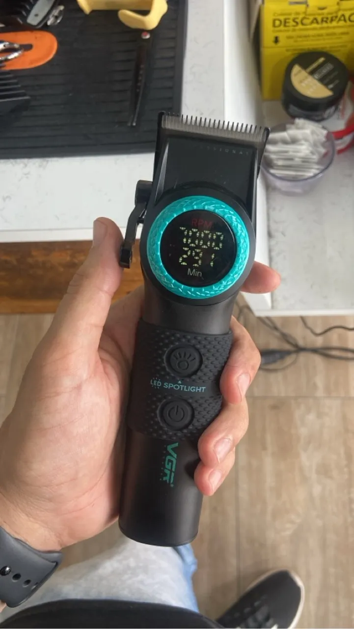 Maquina de corte VGR seminova, com acessórios
