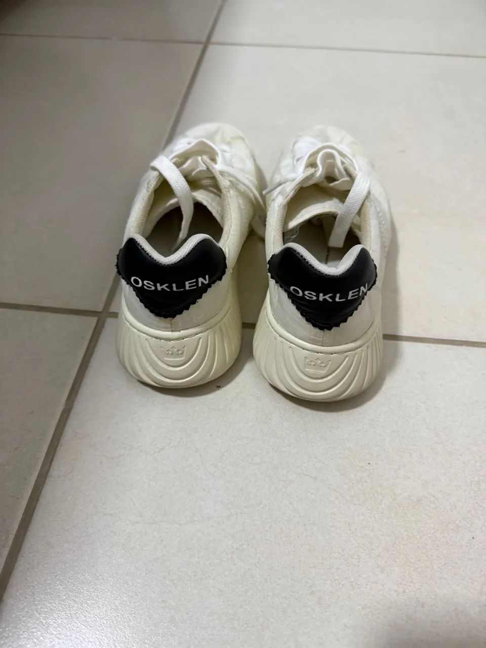 Tênis branco casual da osklen - Foto 2