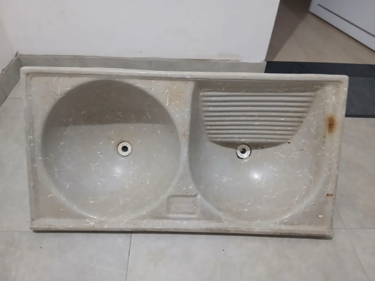 ? Tanque Duplo de Fibra - 1m x 55cm - Usado