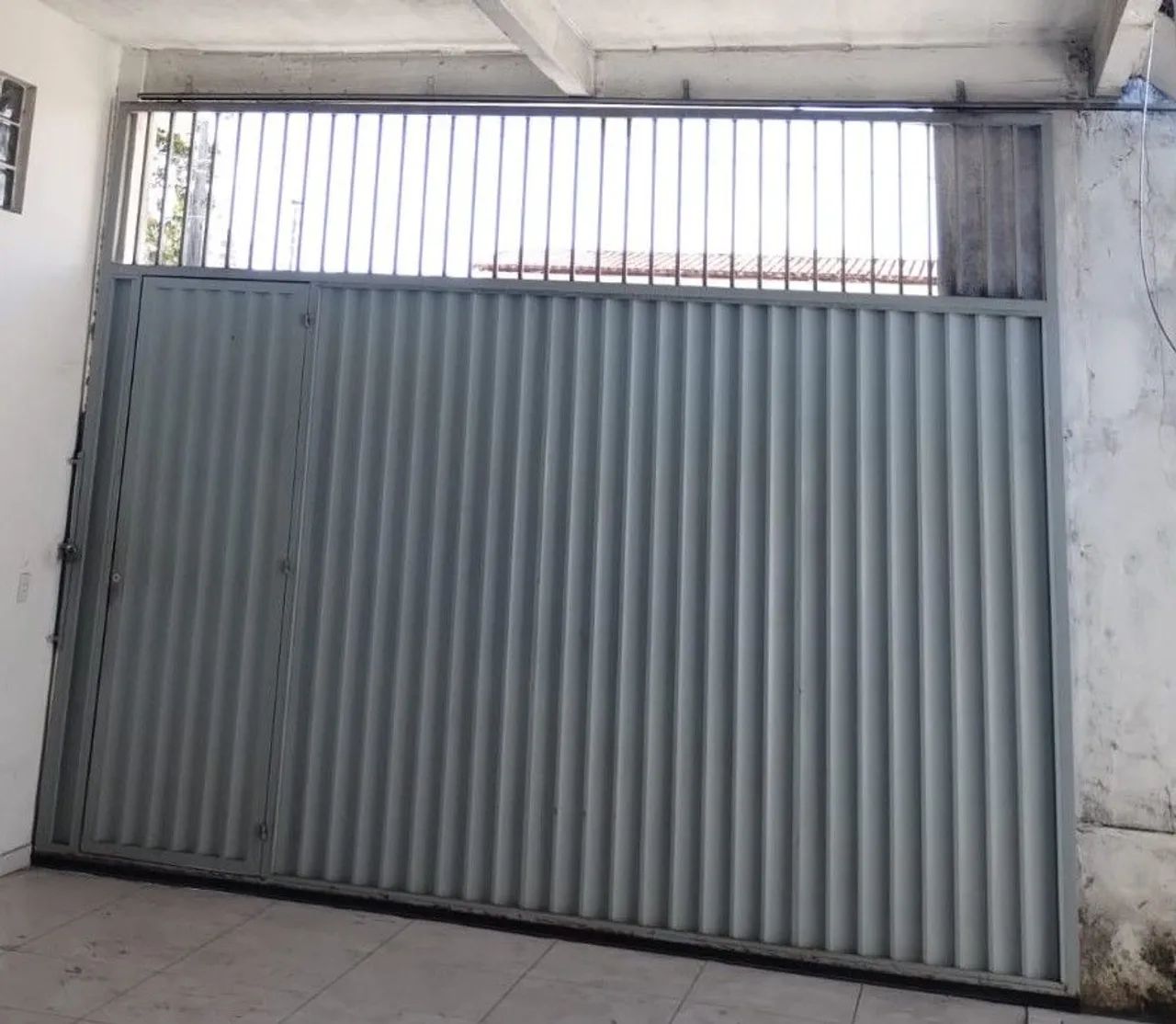 Portão de ferro galvanizado com portão de pedestre. 3,40 altura X 4,40 largura.  - Foto 3